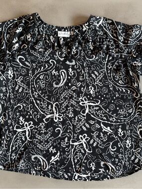 Wonderly Black & White Paisley Ruffle Yoke Blouse